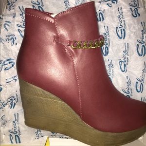 Sbicca new in box size 10 Wedge booties
